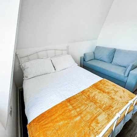Lovely Studio Apartment เมดสโตน ภายนอก รูปภาพ