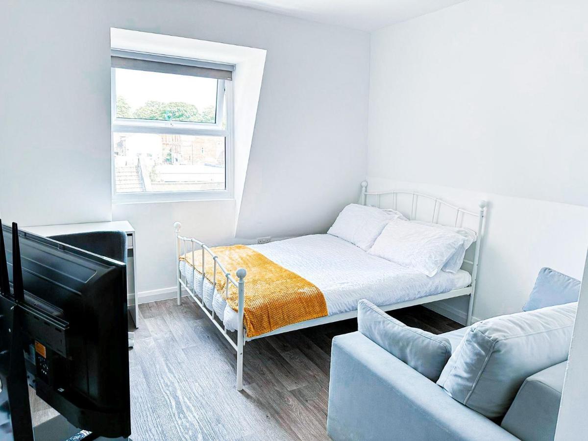 Lovely Studio Apartment เมดสโตน ภายนอก รูปภาพ